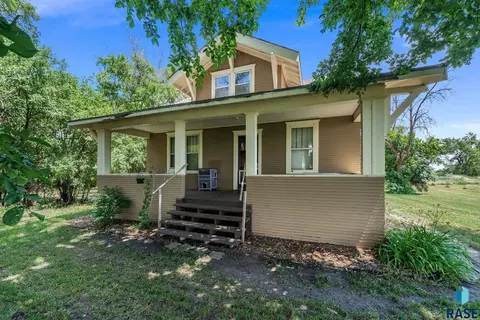 Exterior - 28286 Bartlett Ave, Canton, SD 57013 photo 9 of 12