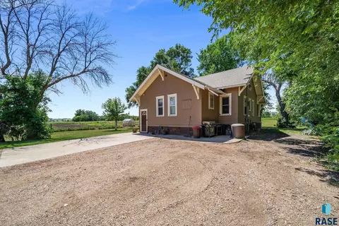 Exterior - 28286 Bartlett Ave, Canton, SD 57013 photo 7 of 12