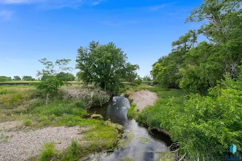 View/Area - 28286 Bartlett Ave, Canton, SD 57013 photo 7 of 9