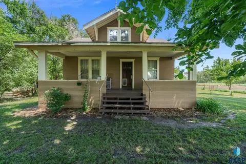 Exterior - 28286 Bartlett Ave, Canton, SD 57013 photo 10 of 12