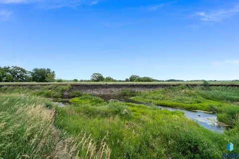 View/Area - 28286 Bartlett Ave, Canton, SD 57013 photo 3 of 9