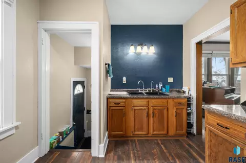 Entry Way - 28286 Bartlett Ave, Canton, SD 57013 photo 1 of 2