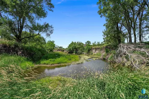View/Area - 28286 Bartlett Ave, Canton, SD 57013 photo 4 of 9