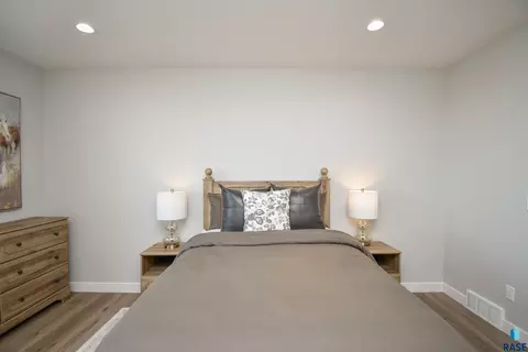 Bedroom - 8421 E Roughlock St, Sioux Falls, SD 57110 photo 19 of 20