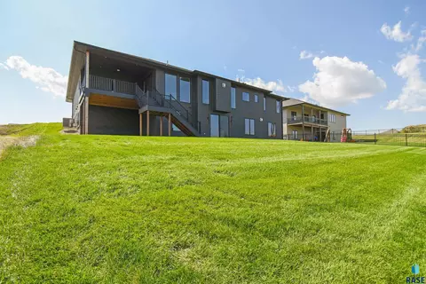 Exterior - 8421 E Roughlock St, Sioux Falls, SD 57110 photo 16 of 18