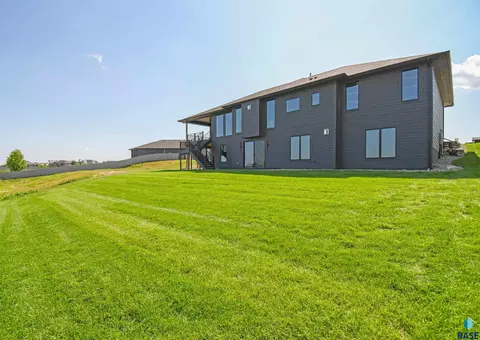 Exterior - 8421 E Roughlock St, Sioux Falls, SD 57110 photo 17 of 18