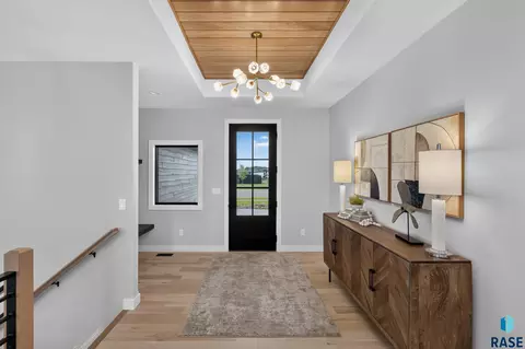 Entry Way - 8421 E Roughlock St, Sioux Falls, SD 57110 photo 1 of 3