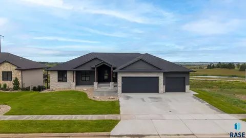 Exterior - 8421 E Roughlock St, Sioux Falls, SD 57110 photo 6 of 18