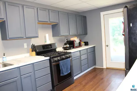 Kitchen - 204 W Farmer Ave, Howard, SD 57349 photo 1 of 4