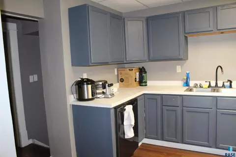 Kitchen - 204 W Farmer Ave, Howard, SD 57349 photo 3 of 4