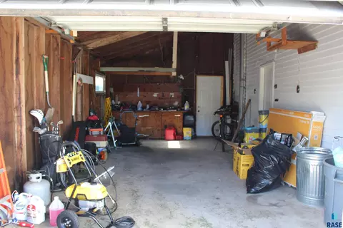 Other - 204 W Farmer Ave, Howard, SD 57349 photo 2 of 11
