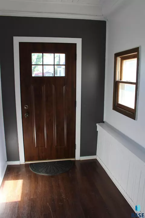 Entry Way - 204 W Farmer Ave, Howard, SD 57349 photo 2 of 2