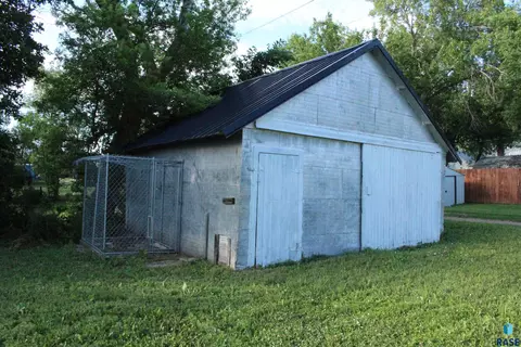 Other - 204 W Farmer Ave, Howard, SD 57349 photo 3 of 11