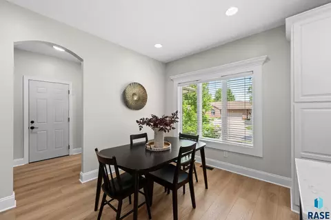 6205 S Pinehurst Ct, Sioux Falls, SD 57108 photo 10