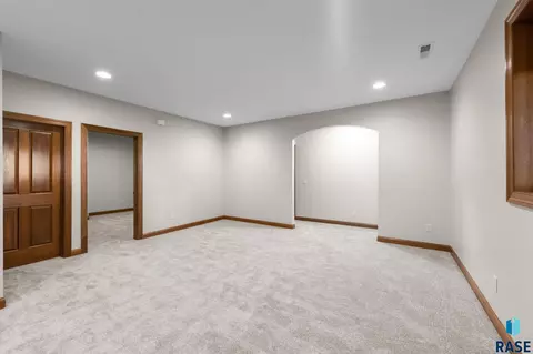 6205 S Pinehurst Ct, Sioux Falls, SD 57108 photo 43