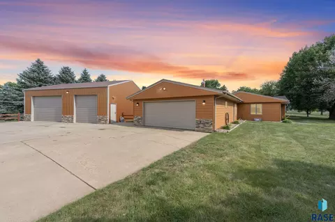 8417 W 46th St, Sioux Falls, SD 57106