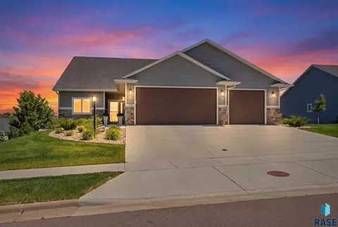 112 N Piper Dr, Sioux Falls, SD 57110