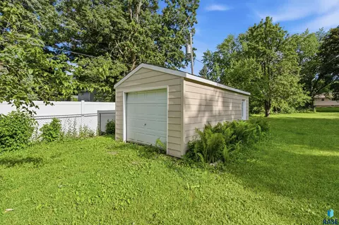 Other - 4608 E 21st St, Sioux Falls, SD 57110 photo 15 of 16