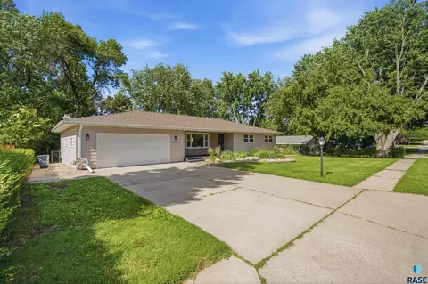 Exterior - 4608 E 21st St, Sioux Falls, SD 57110 photo 19 of 19