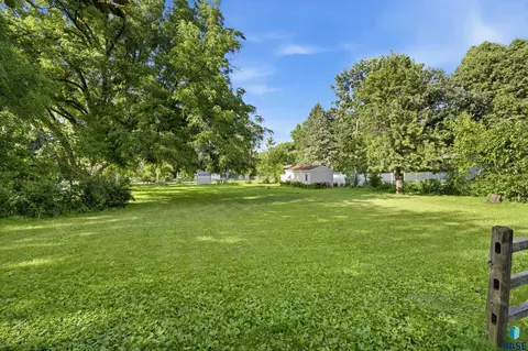 Exterior - 4608 E 21st St, Sioux Falls, SD 57110 photo 10 of 19