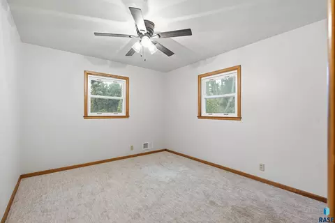 Bedroom - 4608 E 21st St, Sioux Falls, SD 57110 photo 3 of 7