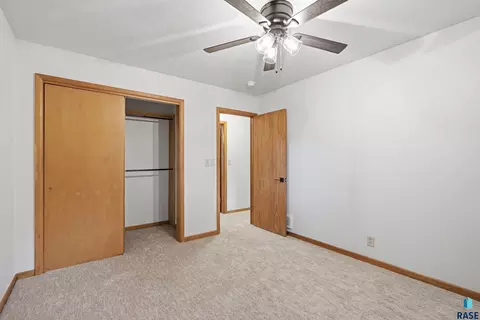 Bedroom - 4608 E 21st St, Sioux Falls, SD 57110 photo 4 of 7