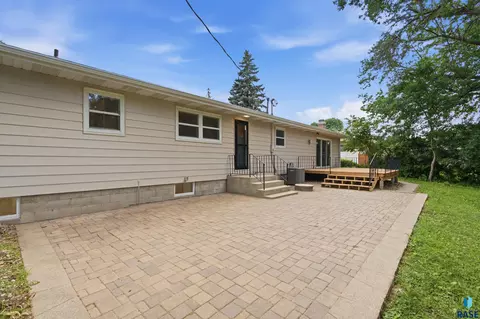 Exterior - 4608 E 21st St, Sioux Falls, SD 57110 photo 15 of 19