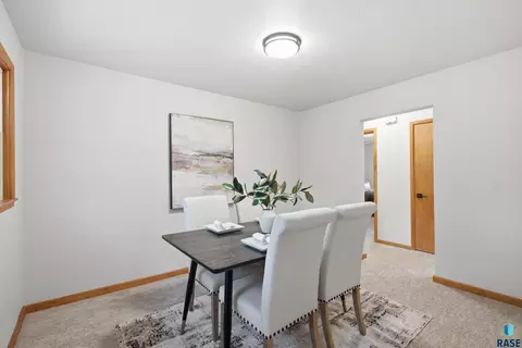 Dining - 4608 E 21st St, Sioux Falls, SD 57110 photo 2 of 3