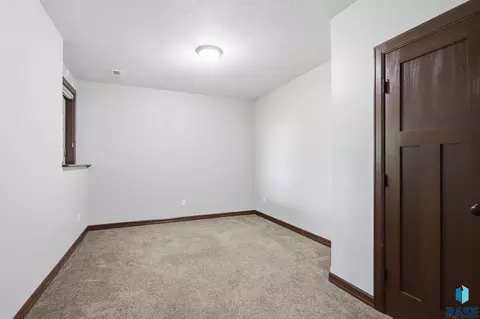 Bedroom - S Copper Crest Cir, Sioux Falls, SD 57110 photo 3 of 4