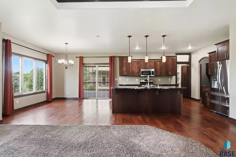 Living - S Copper Crest Cir, Sioux Falls, SD 57110 photo 5 of 8