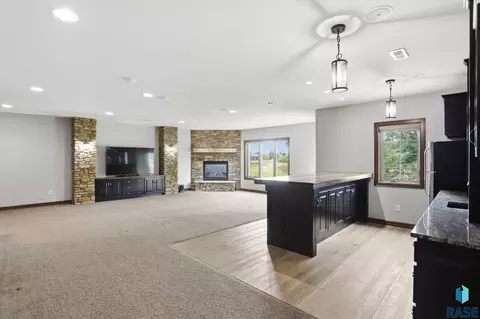 Living - S Copper Crest Cir, Sioux Falls, SD 57110 photo 7 of 8