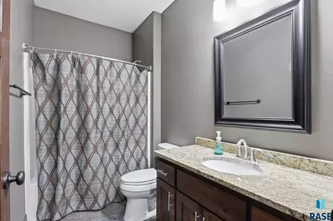 Bath - S Copper Crest Cir, Sioux Falls, SD 57110 photo 1 of 2