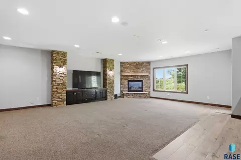 Living - S Copper Crest Cir, Sioux Falls, SD 57110 photo 8 of 8