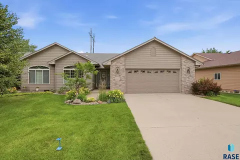 3430 S Harmony Dr, Sioux Falls, SD 57110