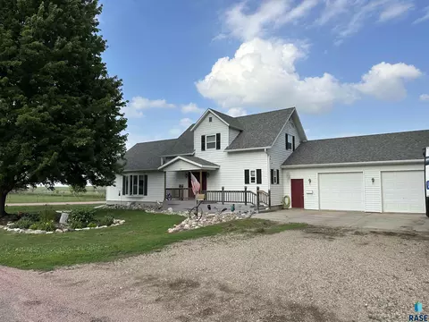 249 N Bon Homme St, Tabor, SD 57063