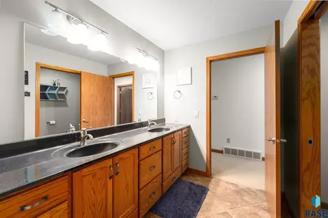 Bath - 6500 E 26th St, Sioux Falls, SD 57110 photo 10 of 11