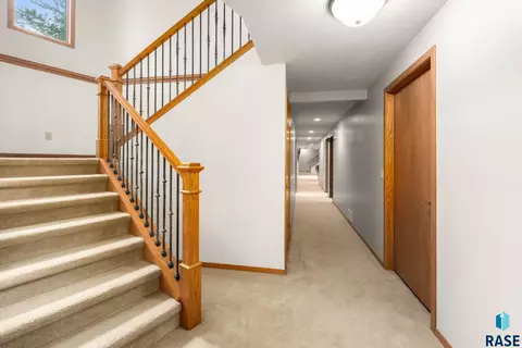 Entry Way - 6500 E 26th St, Sioux Falls, SD 57110 photo 7 of 9