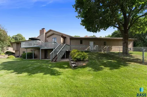 Exterior - 6500 E 26th St, Sioux Falls, SD 57110 photo 2 of 17
