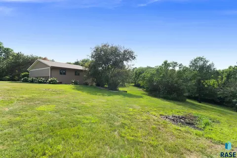 Exterior - 6500 E 26th St, Sioux Falls, SD 57110 photo 14 of 17