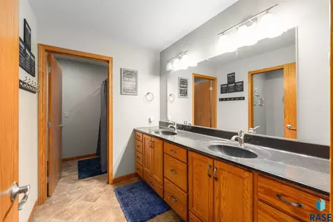 Bath - 6500 E 26th St, Sioux Falls, SD 57110 photo 9 of 11