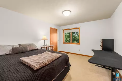 Bedroom - 6500 E 26th St, Sioux Falls, SD 57110 photo 4 of 9