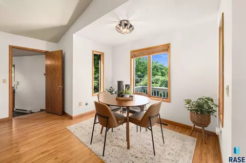 Dining - 6500 E 26th St, Sioux Falls, SD 57110 photo 5 of 5