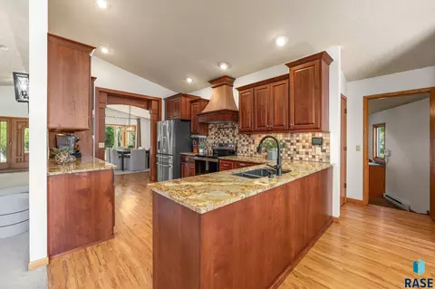 Kitchen - 6500 E 26th St, Sioux Falls, SD 57110 photo 6 of 6