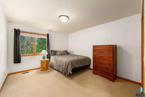 Bedroom - 6500 E 26th St, Sioux Falls, SD 57110 photo 6 of 9