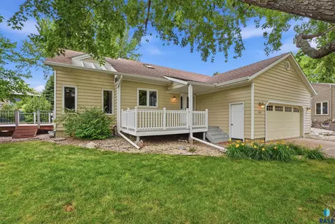4600 Quail Run Ave, Sioux Falls, SD 57105