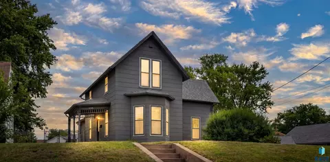 1708 E 7th St, Sioux Falls, SD 57104