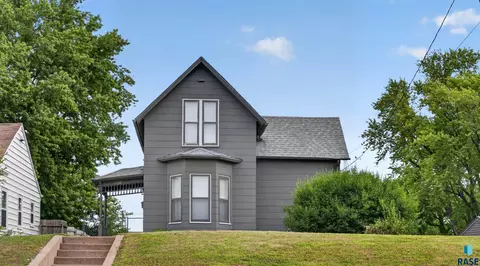 1708 E 7th St, Sioux Falls, SD 57104 photo 3