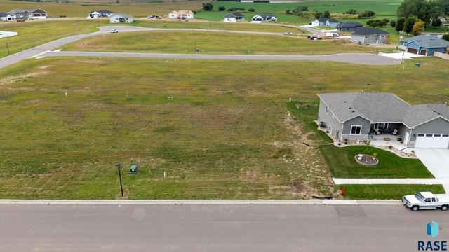 621 Hanna Trl, Crooks, SD 57020