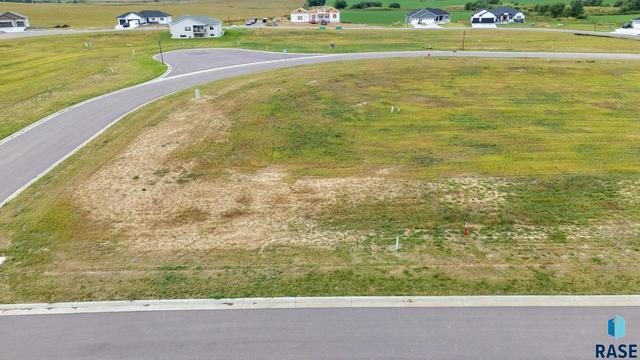 101 High Cross Cir, Crooks, SD 57020