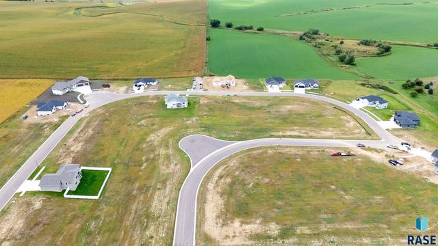 104 S Ridgeview Ave, Crooks, SD 57020